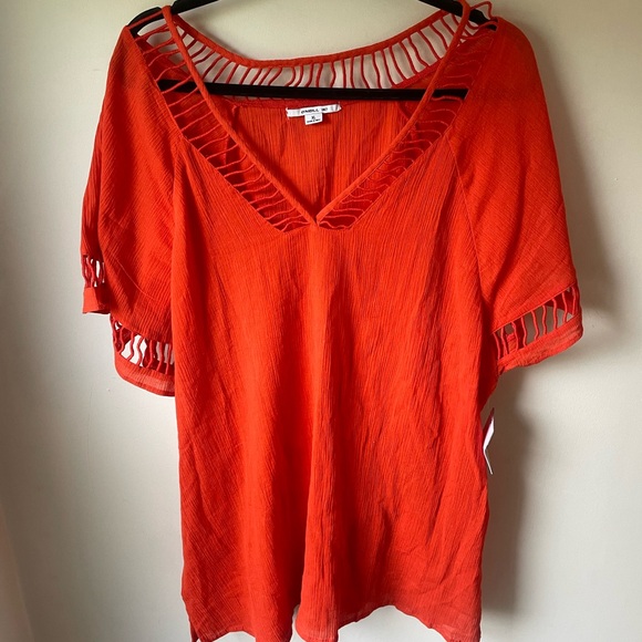 O’Neill ‘Wallows’ Beach Cover Up - Picture 4 of 8